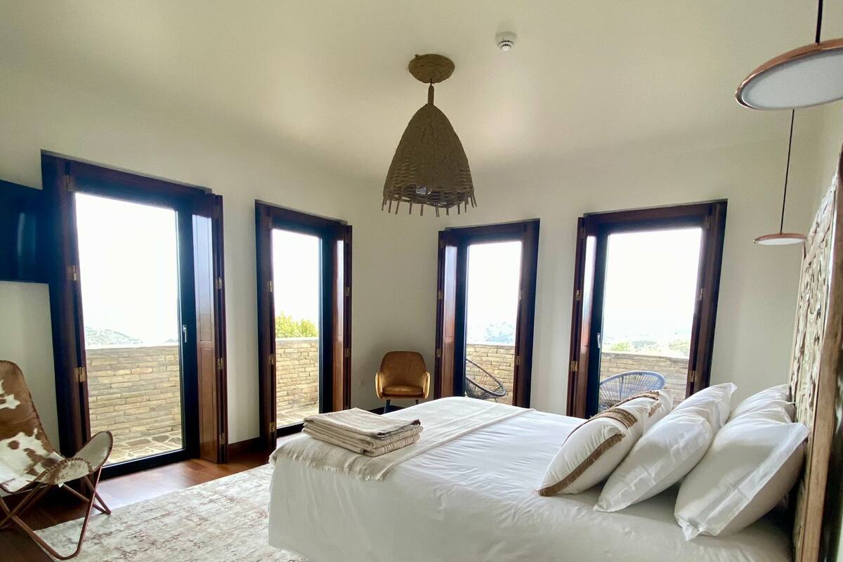 Deluxe Double Room, Balcony, Mountain View | Soundproofing, free WiFi