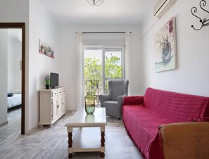 Apartment | Living room - Premium Conil Holiday Apartment (Conil de la Frontera)
