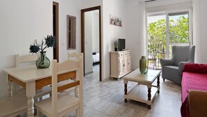 Apartment | Living room - Premium Conil Holiday Apartment (Conil de la Frontera)