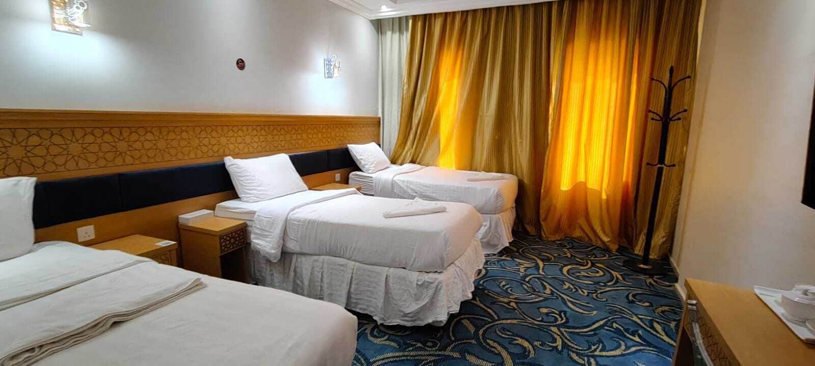 Deluxe Double or Twin Room | Laptop workspace