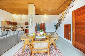 舒適別墅, 2 間臥室, 私人泳池 | 房內用餐區