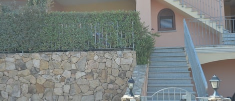 House, Smoking | 2 bedrooms