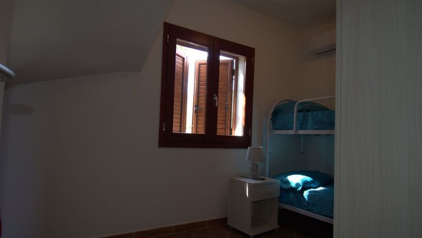 Unclassified image, 1 of 18, button - Fma-str01 in Maiorca (Budoni)