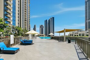 Terrace/patio - Spacious 4-Bedroom Loft Duplex Apartment with Balcony, Terrace & Maid’s Room | Creekside, Dubai Creek Harbour (Dubai)