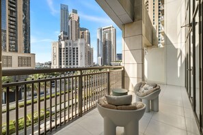 Property grounds - Spacious 4-Bedroom Loft Duplex Apartment with Balcony, Terrace & Maid’s Room | Creekside, Dubai Creek Harbour (Dubai)
