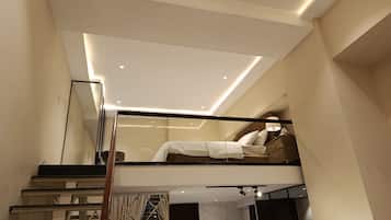 1 bedroom, in-room safe, desk, iron/ironing board