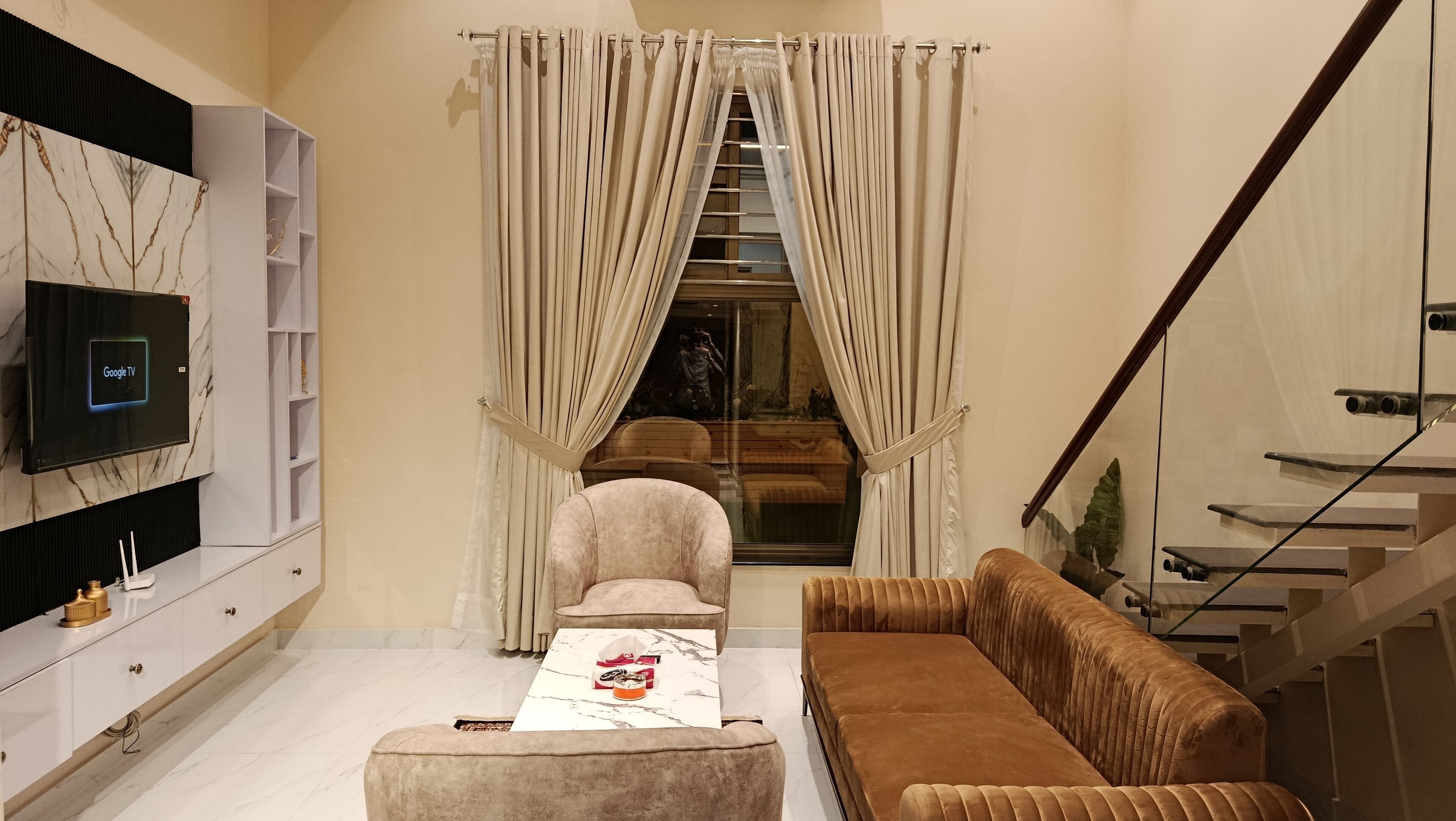 Smart-TV, videospill, bordtennis og PC-skjermer