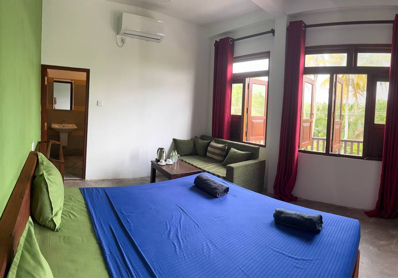 Superior Double Room, Pool View | Desk, free WiFi