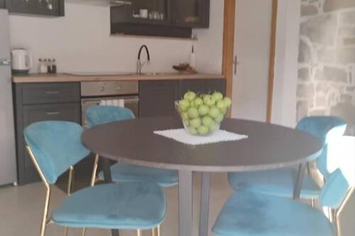 Apartment (Two Bedroom Apartment) | Esszimmer