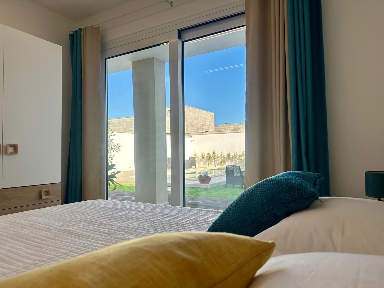 熨斗/熨衫板、Wi-Fi、床單