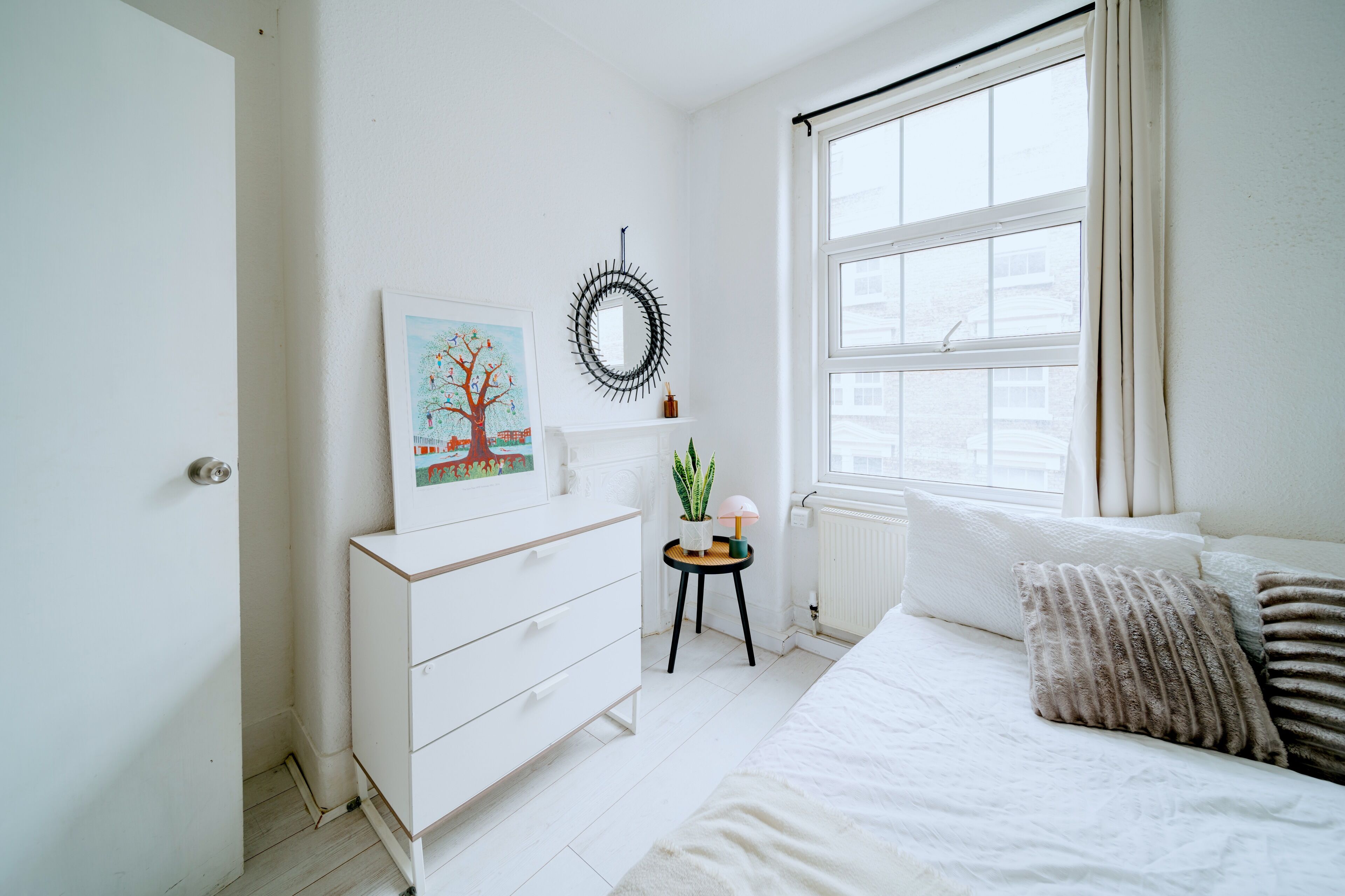 2 Schlafzimmer, Schreibtisch, Bügeleisen/Bügelbrett, Reisekinderbett