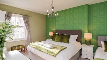 7 bedrooms, individually decorated, individually furnished, free WiFi