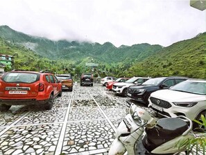 View from property - Palm Aryan Pause by the Stream Resort (MUSSOORIE)