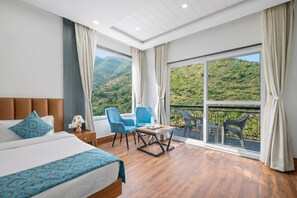 Luxury Room, Mountain View | Mountain view - Palm Aryan Pause by the Stream Resort (Dhanaulti)