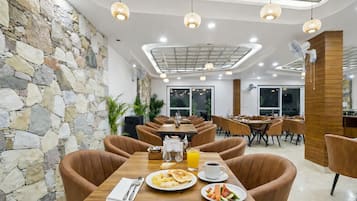 Daily buffet breakfast for a fee
