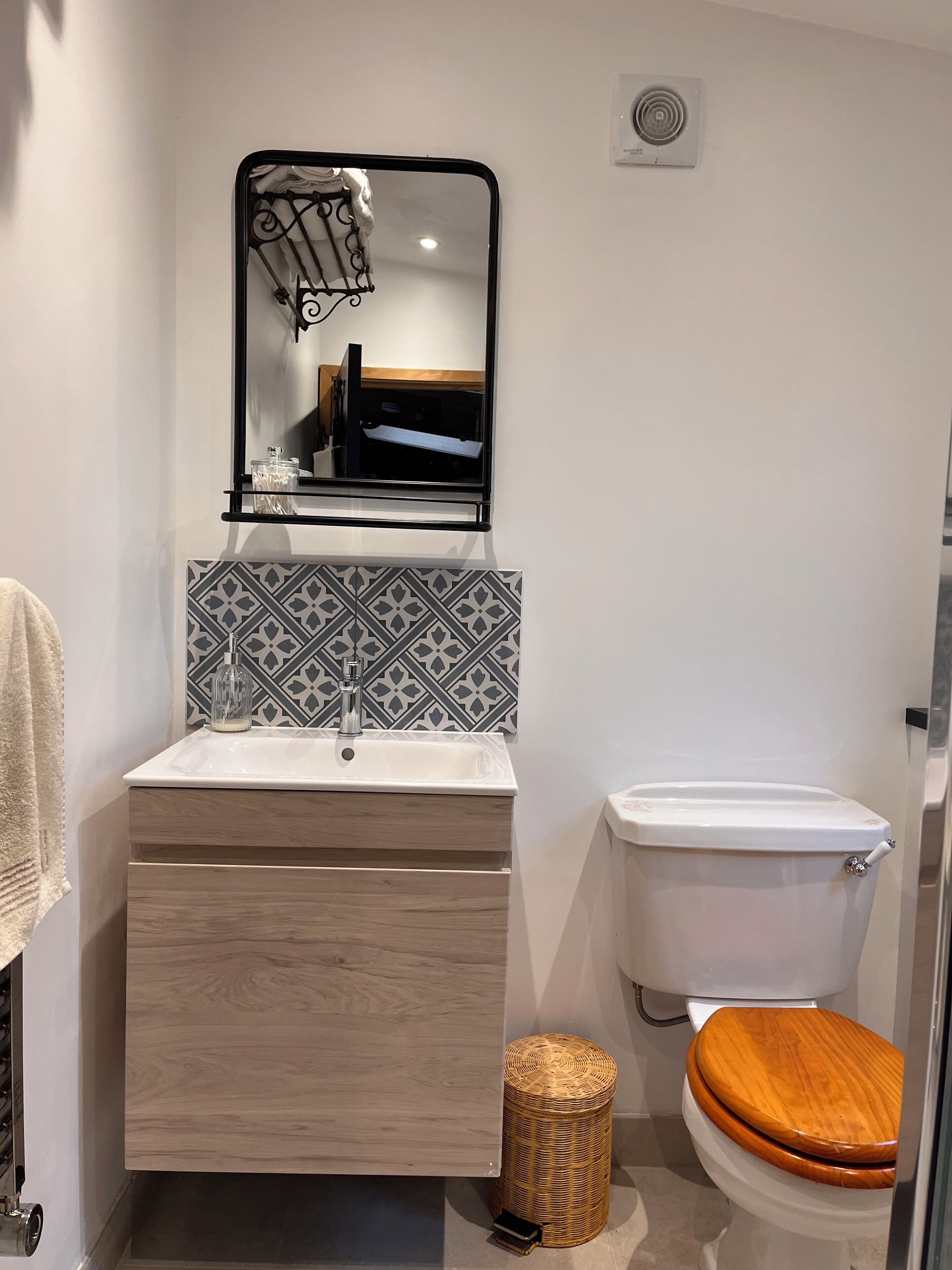 Shower, towels, soap, toilet paper