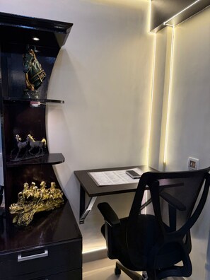 Interior - Room With AirPurifier ,Recliner Near kolkata Airprot, CC2 and Convention Center (Kolkata)