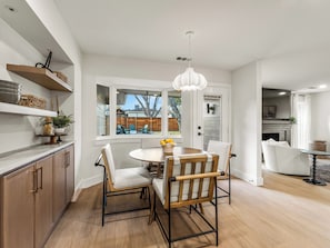 Dining - Waterview Residence / 4 BD + 2 Kings + Fire Pit (Richardson)