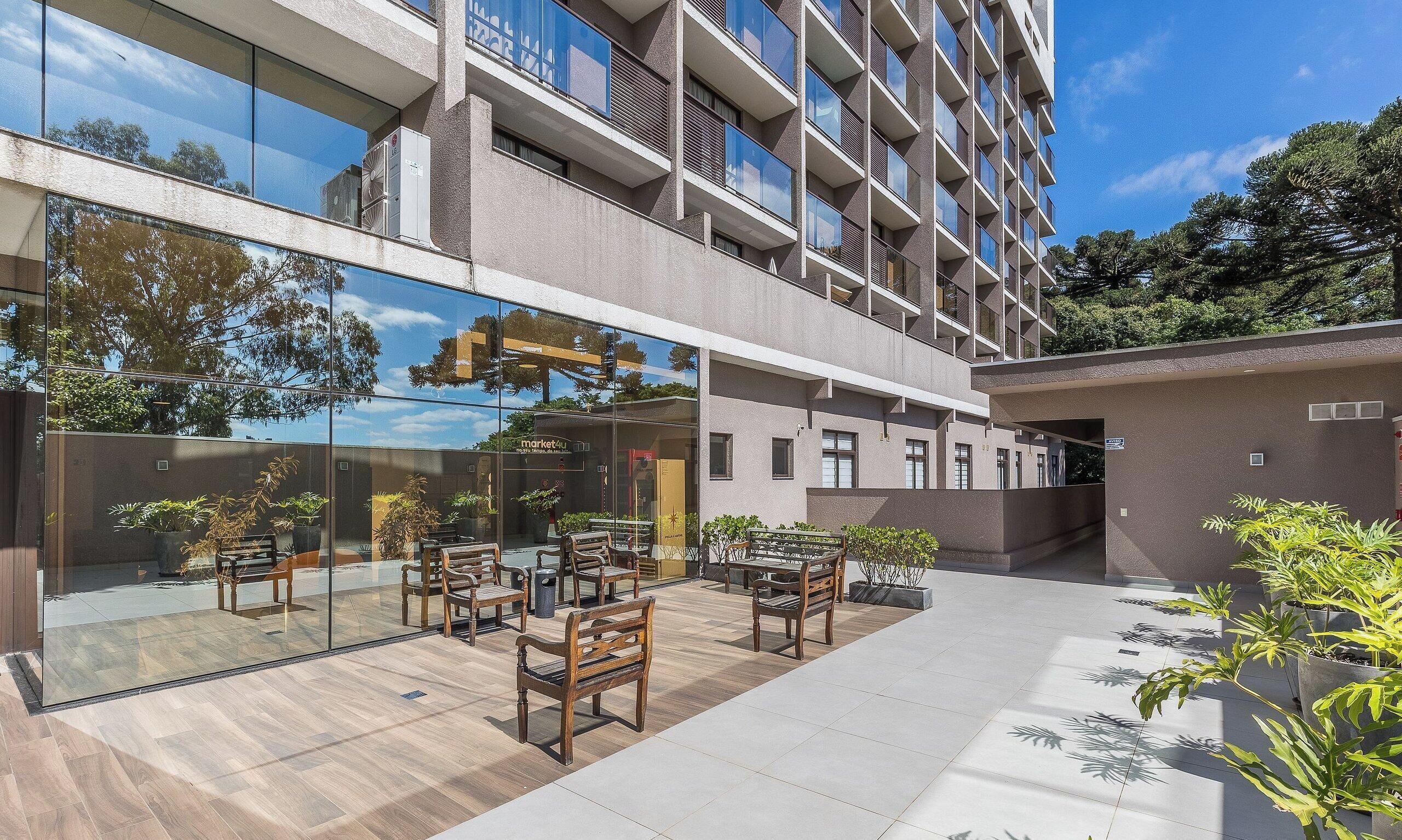 Basic Apartment | Outdoor dining