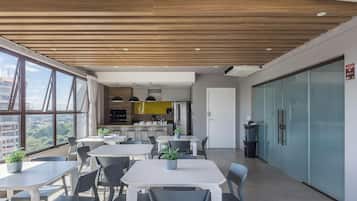 Basic Apartment | Dining