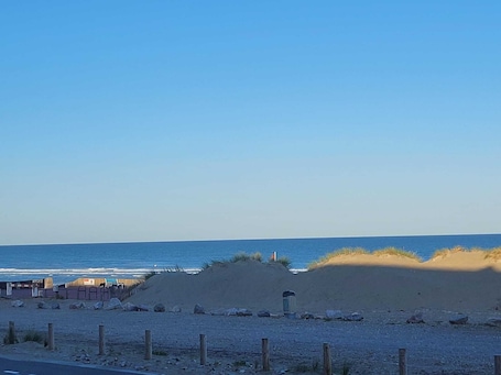 Beach. APARTMENT SEA VIEW FORT MAHON BEACH 50 M FROM THE BEACH