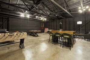 Games room - Charred Oak Reserve-Sleeps 10-Hot Tub, Firepit by Iconiq stays (Chaplin)