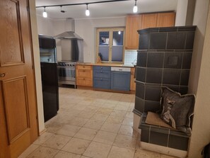 Casa | Cozinha privada | Cadeirão de bebê