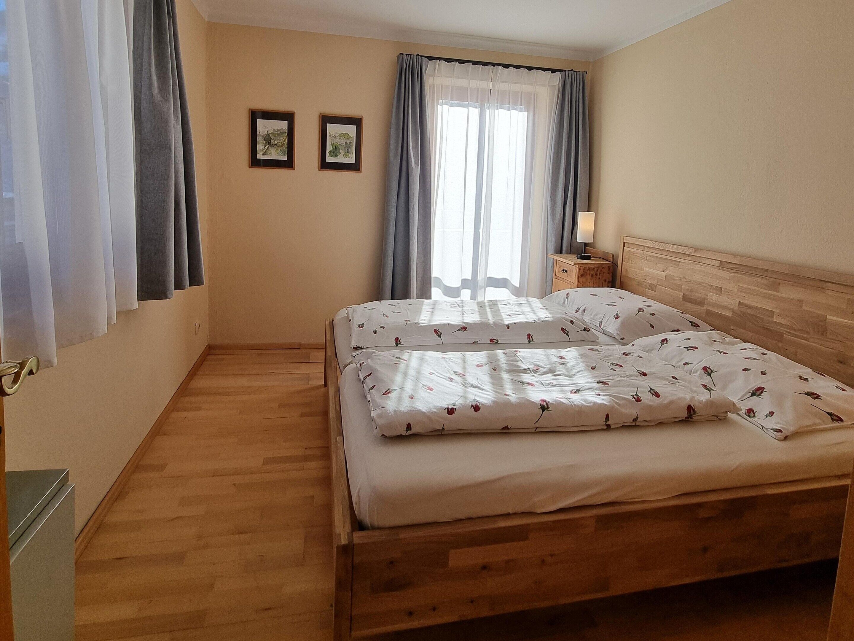 House | 5 bedrooms, bed sheets
