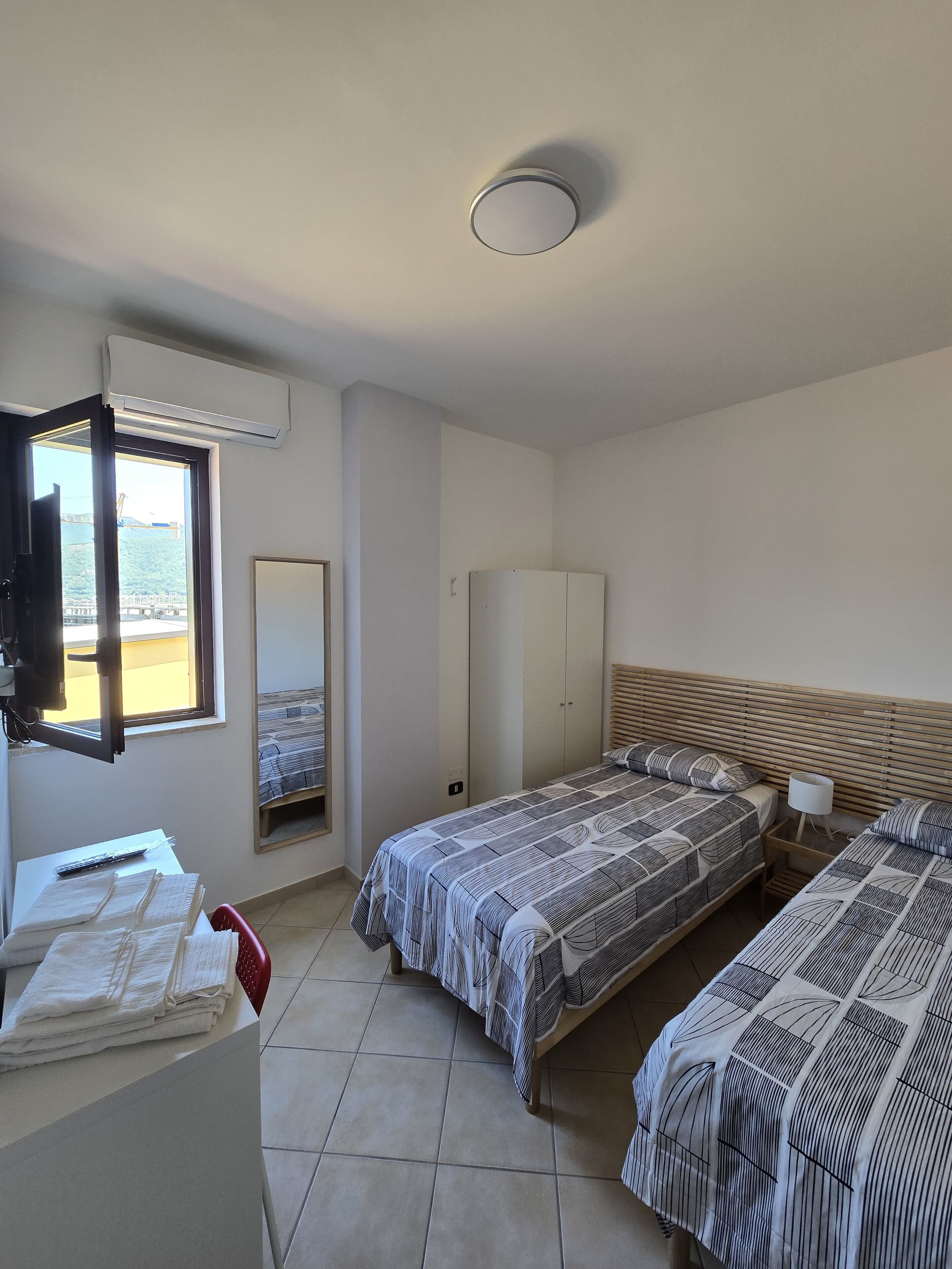 Fer et planche à repasser, Wi-Fi, draps fournis