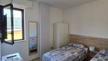 Fer et planche Ă repasser, Wi-Fi, draps fournis