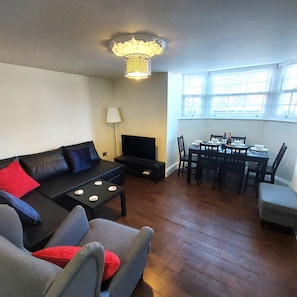Living area - Kirkcudbright Holiday Apartments - Apartment A - 2 Double Bedroom Apartment (Kirkcudbright)