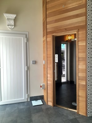 Interior - Kirkcudbright Holiday Apartments - Apartment H with Balcony (Kirkcudbright)