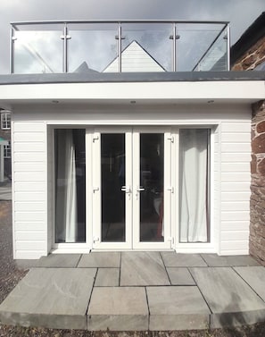Exterior detail - Kirkcudbright Holiday Apartments - Apartment H with Balcony (Kirkcudbright)