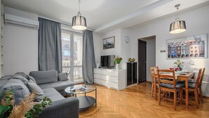 Interior - Lumina airy apartment with balcony (Warsaw)