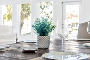Dining - Waterfront, Fishing, Firepit @ The Pier Cottage (New Port Richey)