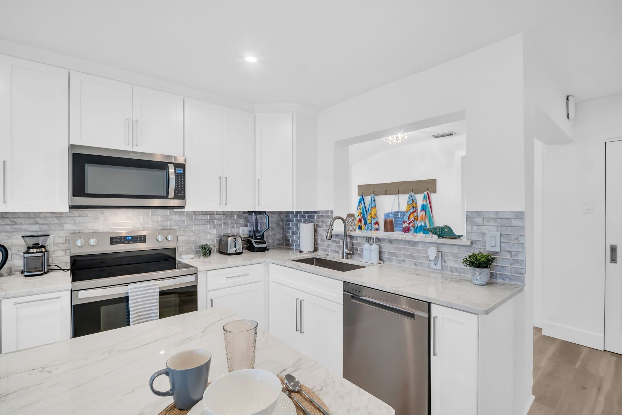 Refrigerador, microondas, horno, placa de cocina