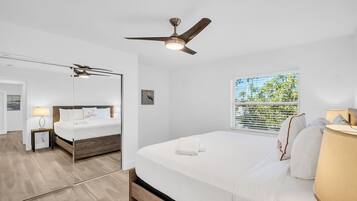 3 bedrooms, desk, iron/ironing board, travel cot