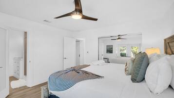3 bedrooms, desk, iron/ironing board, travel crib