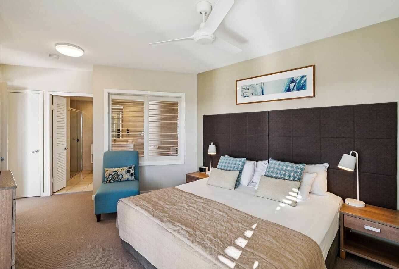 Tabla de planchar con plancha y wifi gratis 