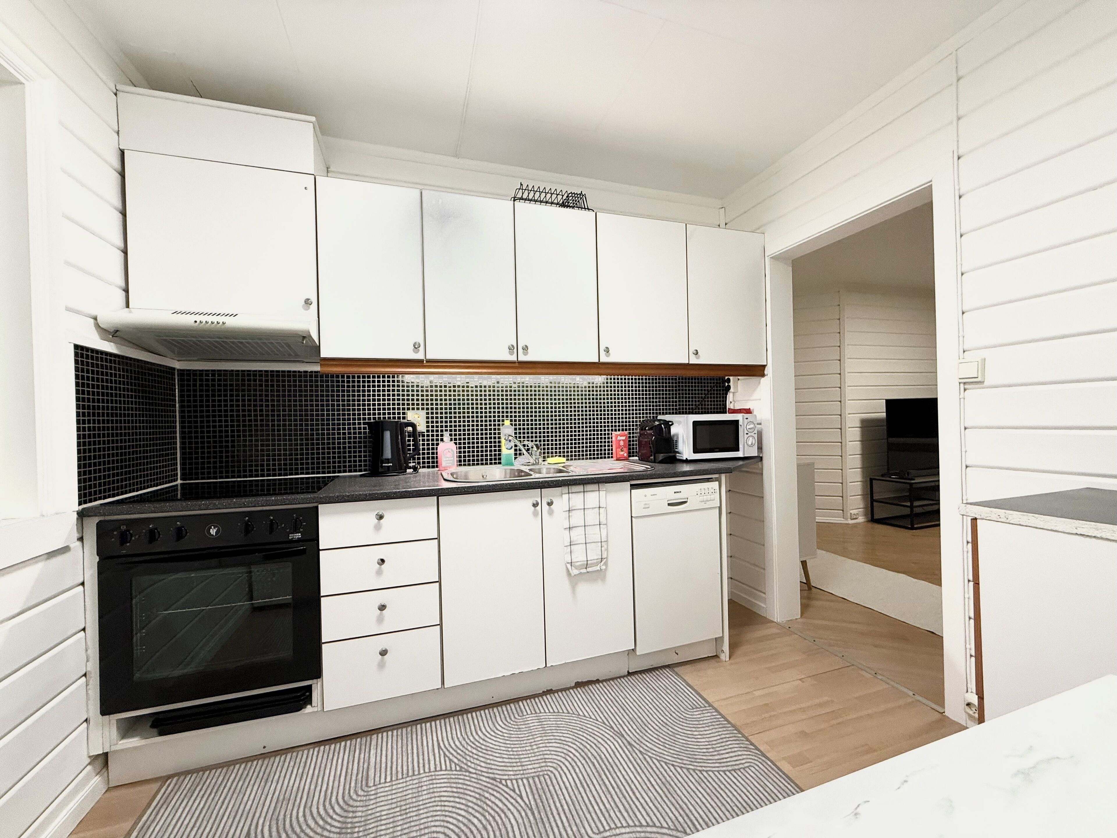 Mikrowelle, Ofen, Herdplatte, Geschirrspüler