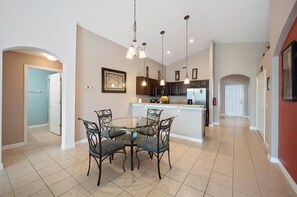 Dining - Perfect Cozy 3 bedroom retreat with a private pool (Davenport)