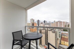 Basic Studio | Outdoor dining - Complete Studios in Curitiba - Emws (Curitiba)