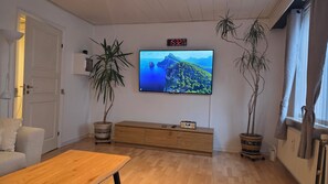 Smart TV, books, stereo - Space for families with children in the heart of Esbjerg (Esbjerg)