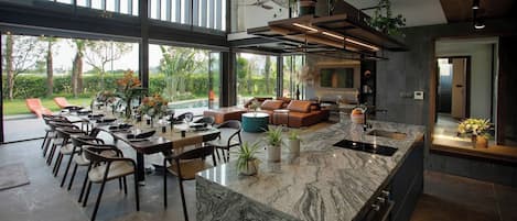 公用冰箱、公用微波炉、意式浓缩咖啡机、茶具/咖啡用具