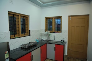 Stovetop - MARARI IRINE HOMESTAY (Alappuzha)
