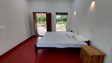 3 bedrooms, WiFi, bed sheets, wheelchair access