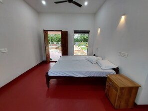 3 bedrooms, WiFi, bed sheets, wheelchair access - MARARI IRINE HOMESTAY (Alappuzha)