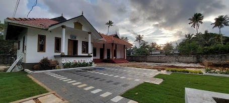 Exterior. MARARI IRINE HOMESTAY