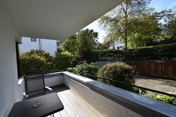 Property grounds - 5 minutes from the Green Hill Bikepark and the Hunau slope Family apartment! (Schmallenberg)