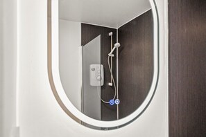 Bathroom - Ochil View 30 mins to Edinburgh (Falkirk)